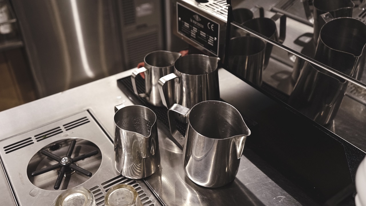 W jakie sprzęty i akcesoria powinien być zaopatrzony każdy kawosz?