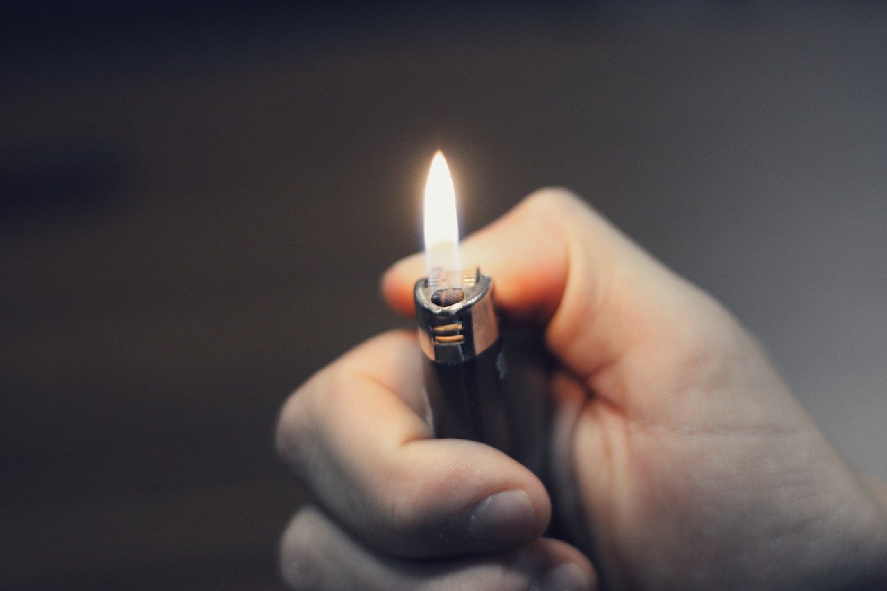 O jakich kwestiach należy pamiętać korzystając z zapalniczek?