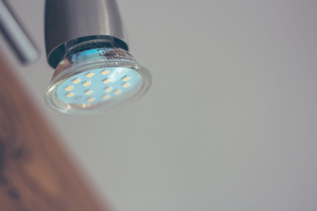 Technologia LED – Jak powstała i czemu jest tak popularna?